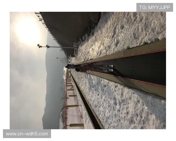 滑雪教练蒋鹏的行程本,记录“职业追雪人”的忙碌冰雪季 滑雪教练蒋鹏的行程本,记录“职业追雪人”的忙碌冰雪季